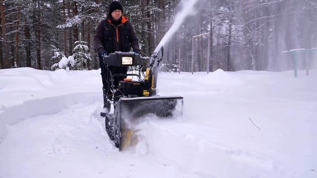 Обзор и тест гусеничного снегоуборщика Champion STT761E смотреть онлайн