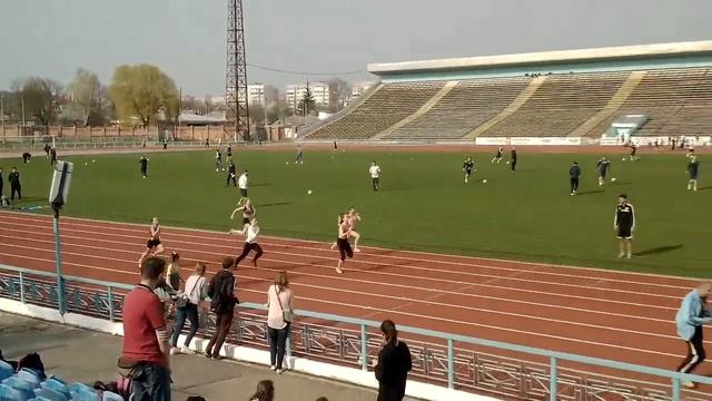 Спорт: Л/А 14.04.2016 финал 60м девушки мл. смотреть онлайн