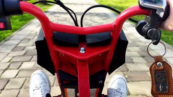 Покатушки на новом Дрифт трайке, по парку