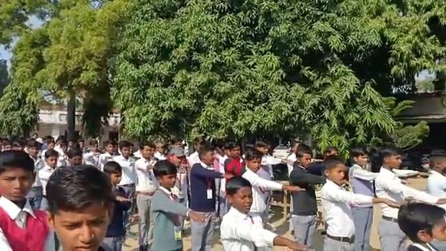 यातायात जागरुकता के अन्तर्गत यातायात नियमों की शपथ mahrajganj inter College mahrajganj смотреть онлайн