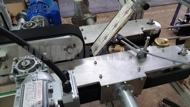 Этикетировочное оборудование ЭТС-150-10. Нанесение этикеток с трёхсторон. Дэнкар. смотреть онлайн