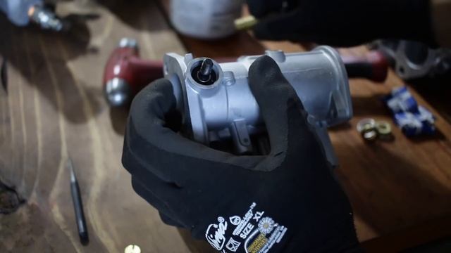 Weber Side-draft Carburettor Rebuild (Alfa GTV) смотреть онлайн