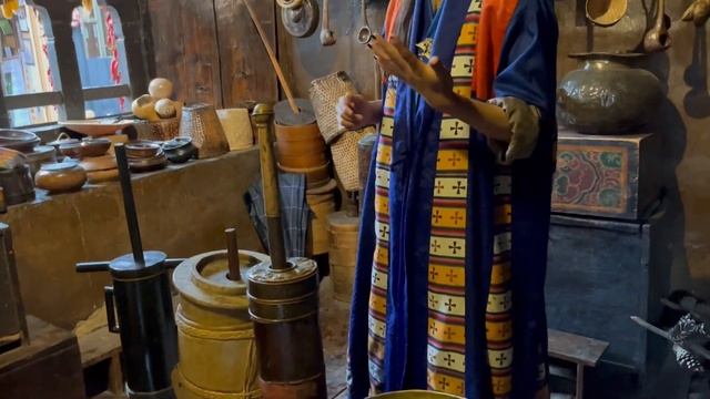 BHUTAN TRAVEL VLOG-Ep 1 | MUST VISIT PLACES IN THIMPHU| SIMPLY BHUTAN MUSUEM| Local markets| Karaok смотреть онлайн