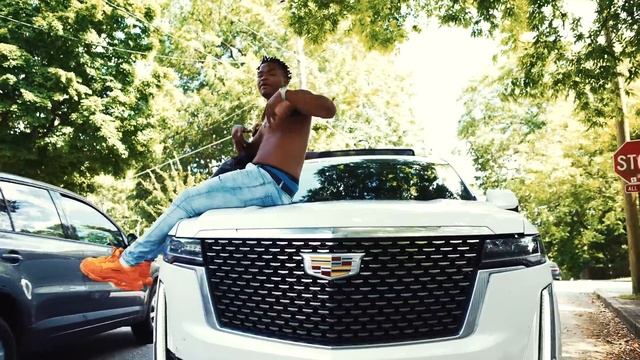 BiC Fizzle - Blow the Deposit (feat. Gucci Mane) [Official Music Video] смотреть онлайн