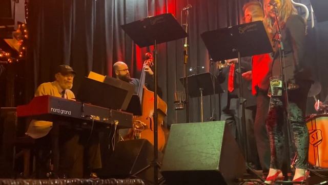 A tribute to Lambert, Hendricks and Ross смотреть онлайн