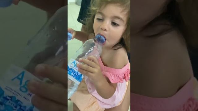 Cute baby drinking water смотреть онлайн