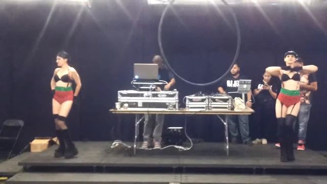 Deviant Dollz @ The RVA Adult Expo 10/4/14 смотреть онлайн