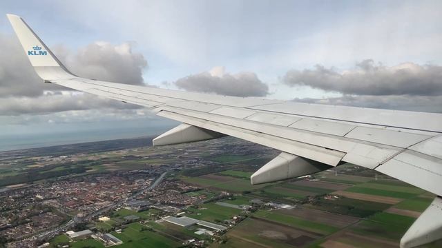 KLM Boeing 737-800 scenic landing at Amsterdam Schipol (AMS) смотреть онлайн