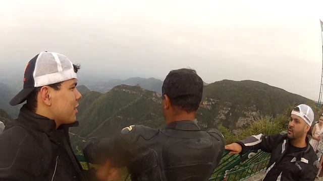 XTZ 750 - RESENHA NA SERRA DO RIO DO RASTRO DESCER OU NÃO!? смотреть онлайн