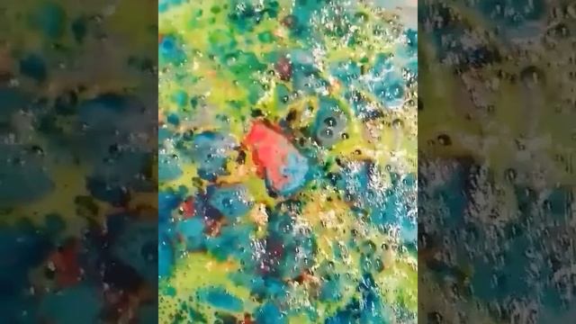 Красивая бомбочка в воде. Beautiful bomb in the water смотреть онлайн