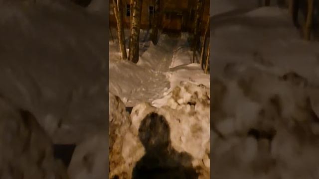 Мду навалил глыбы снега к домам в маймаксе #архангельск #маймакса #снег смотреть онлайн