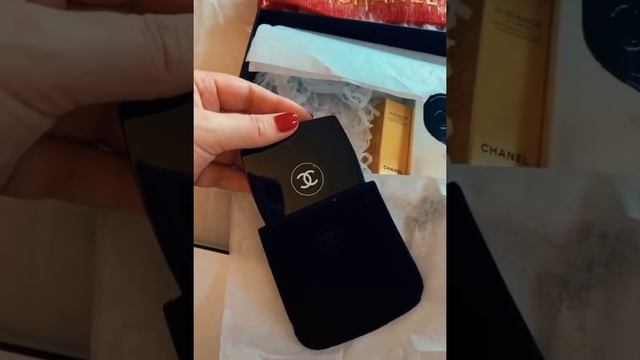 Unboxing CHANEL COCO Mademoiselle Eau de Parfum 4K Video смотреть онлайн