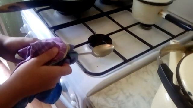 Что будет если налить на горячию лошку воду смотреть онлайн