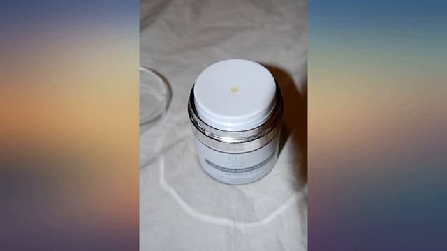 Anti Aging Retinol Moisturizer Cream: For Face, Neck & Décolleté With 2.5% Retinol And Hya