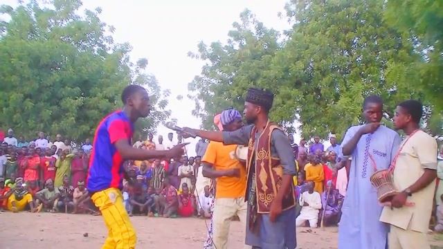 SABUWAR WASAR TAURIN ZAYYANU GARBA DAN WASA GUMMI TARE DA DOGO NA ALERU смотреть онлайн