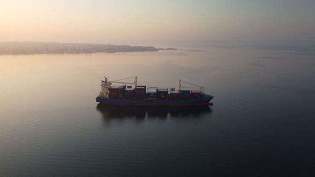 Chasing ships 4K long edit no filter смотреть онлайн