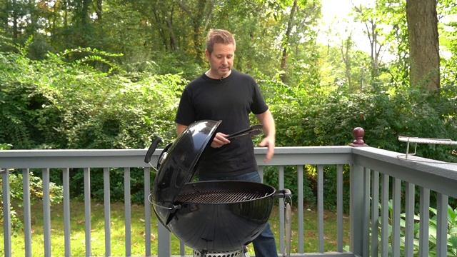 Weber Kettle Master Touch: Best grill for the money? смотреть онлайн