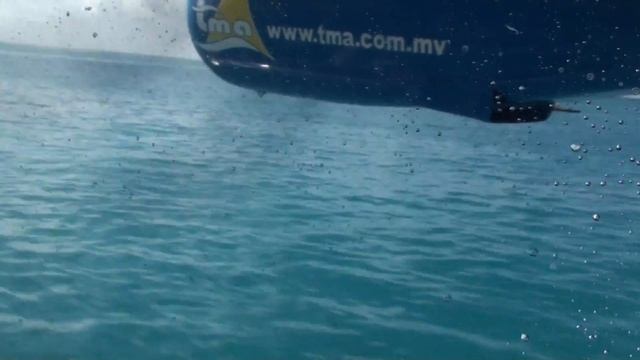 Мы взлетаем с воды на гидроплане смотреть онлайн