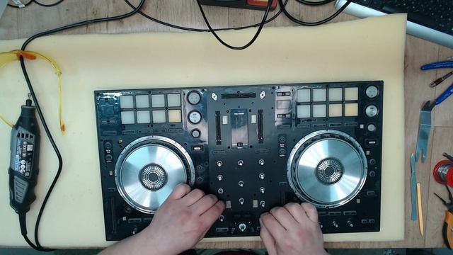 Ремонт контроллера Pioneer DDJ-SR с сюрпризом! смотреть онлайн