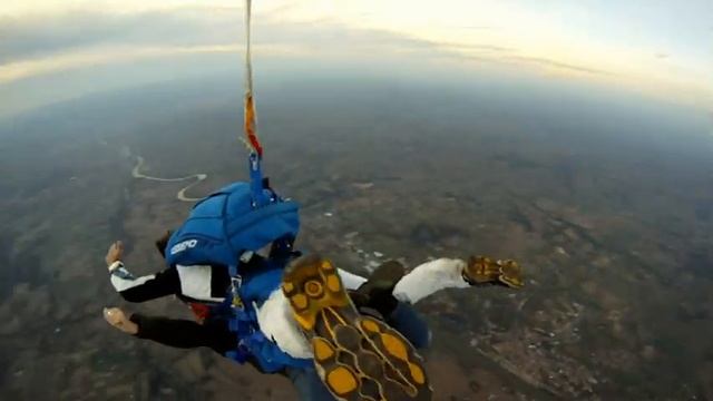 Saut en Parachute Tandem d' Ysabelle смотреть онлайн