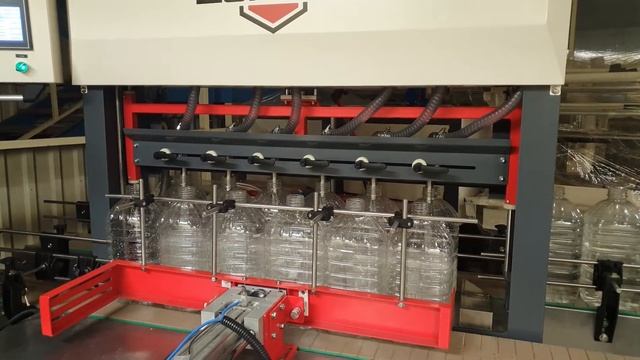 Автоматическая линия розлива воды в ПЭТ 5 Л -1000 б/ч. смотреть онлайн