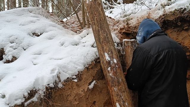 СТРОИТЕЛЬСТВО ЗЕМЛЯНКИ! Пробиваюсь сквозь лед! Копаем землянку RainMan | Bushcraft . Бушкрафт зимой