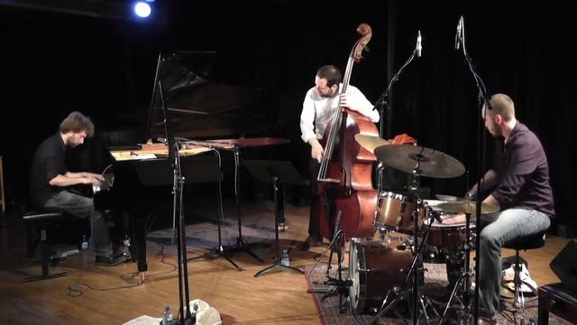 Thomas Florin 4tet, Pilum, AMR 05. 2016 смотреть онлайн