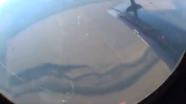 Первый прыжок с парашютом смотреть онлайн