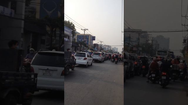 THƯỜNG XUYÊN KẸT XE NGÃ TƯ NGUYÊN VĂN LINH ,QL 50. DO CHỐT ĐÈN , ĐÈN ĐỎ NHIỀU HƠN ĐÈN XANH, смотреть онлайн