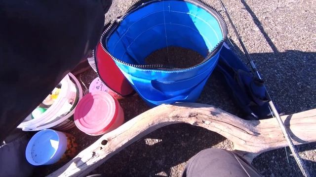 РЫБАЛКА НА ПИКЕР НА РЕКЕ !! КОГДА ПЛОТВА КАК СЕЛЕДКА, ГНЁТ ФИДЕР В ДУГУ, ЛЕСКА ТРЕЩИТ смотреть онлайн