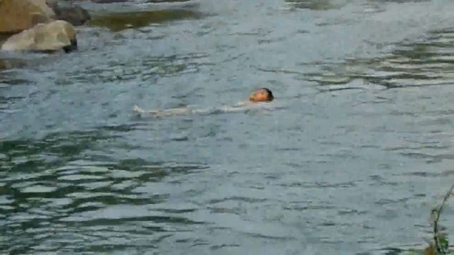 MANDI SUNGAI || BERENANG DAN BERENDAM SEPUASNYA || MANDI DI HUTAN || ORANG DESA MANDI SUNGAI