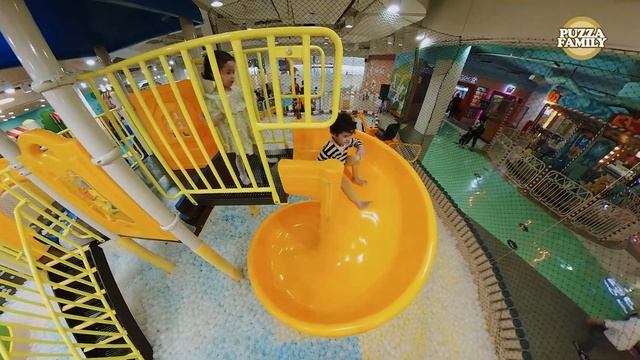 JUNGKIR BALIK DI MINIAPOLIS, PASKAL 23 BANDUNG смотреть онлайн