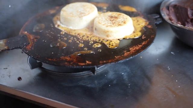 800 YEARS OLD Street Food In Shanghai? This Dish Is Almost Lost! (Ancient Town Tour in China) смотреть онлайн