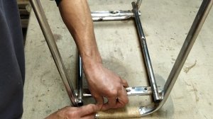 Столик из офисного стула. (Часть 1 )