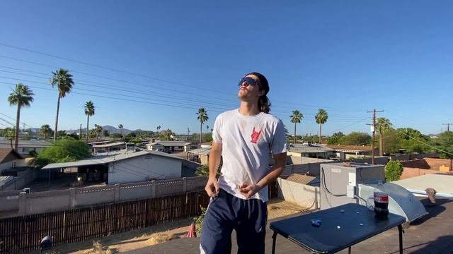 DIET COKE AND MENTOS EXPLOSION IN MY STOMACH!!! смотреть онлайн