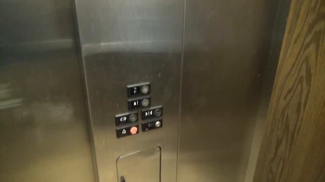 Questionable US Hydraulic Elevator at Market Square in Dallas, TX смотреть онлайн