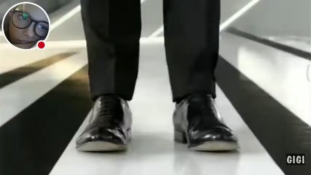 Школьники смотрят Гиги за шаги 1 час!!!!! смотреть онлайн