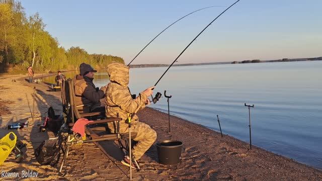 Рыбалка в мае на донки, ловля Леща на реке Волга. Рыбалка в красивом месте ранней весной.