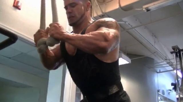 In the Iron Asylum with Santi Aragon 5 weeks out of NPC Nationals Arm Blast! смотреть онлайн