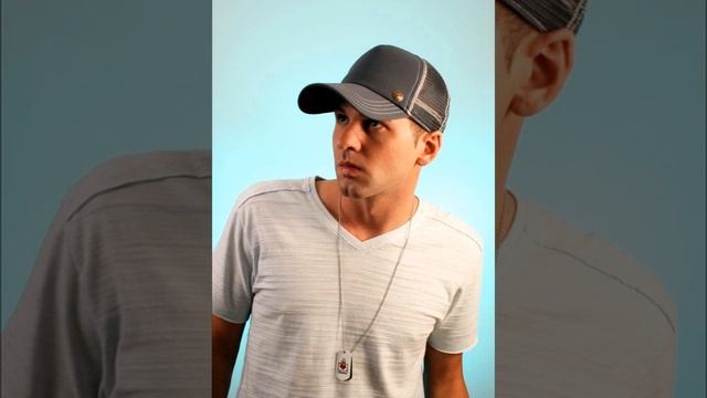 Mad World - Johnny Thomas (Adam Lambert cover) смотреть онлайн