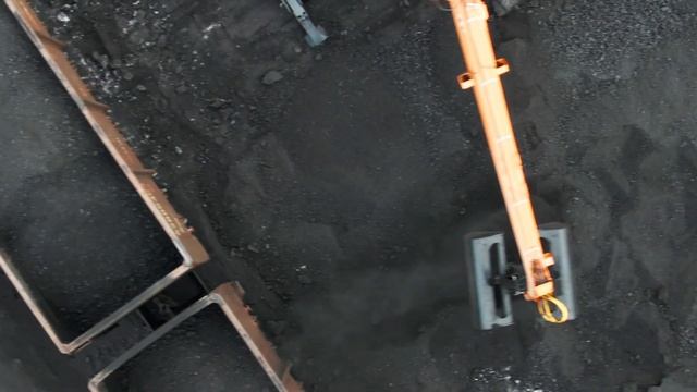 Экскаватор-перегружатель UMG E350WH. Работа на Кедровском угольном разрезе.