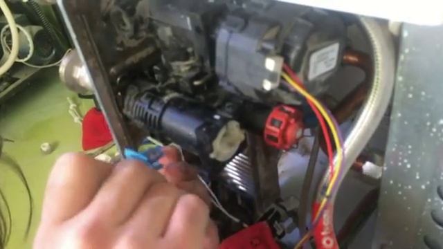 Котел Bosch Gaz 6000 W нет горячей воды. Ремонт смотреть онлайн