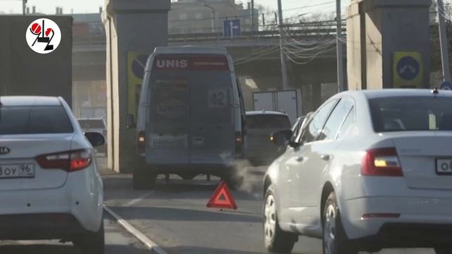 Маршрутка вонзилась в опору моста. Real video смотреть онлайн