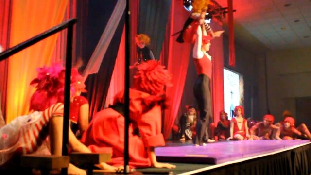 Le PeTiT CiRqUe at GE Gig Official HD смотреть онлайн