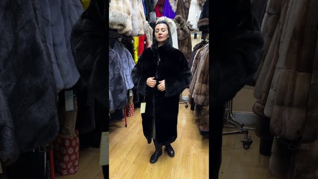 Строгие классические шубы у Наиры смотреть онлайн