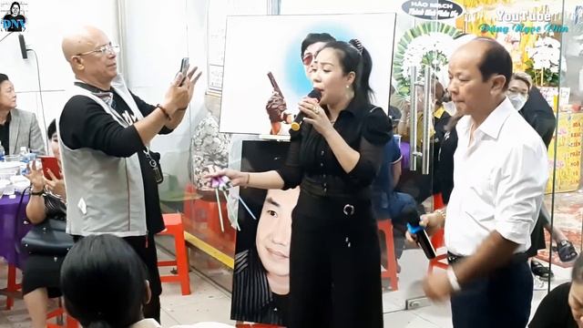 NSƯT Minh Minh Tâm hát trong tang lê nghệ sĩ Vương Cảnh смотреть онлайн