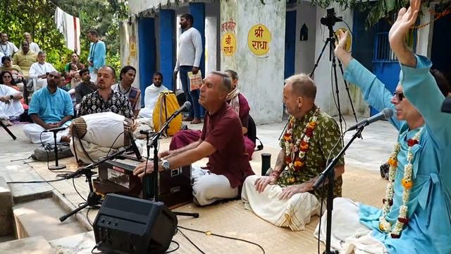 2024.11.03 Тапован 04 Бада Хари прабхукиртан смотреть онлайн