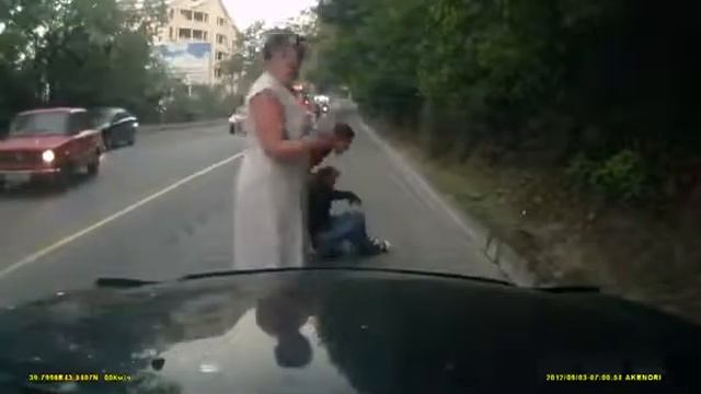 LUCK - RUSSIAN WOMAN FALLS ASLEEP ON SCOOTER смотреть онлайн