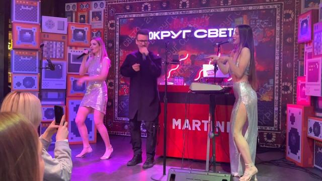 VS 17.12.2022 Встречай сегодня на сцене Вокруг Света группу «FeelMe смотреть онлайн