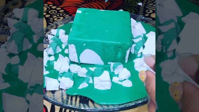 ASMR L Cornstarch Paste Pour On Fresh Block Of Ader Gym Chalk Crush/crumble. #gymchalk #asmrgymchal